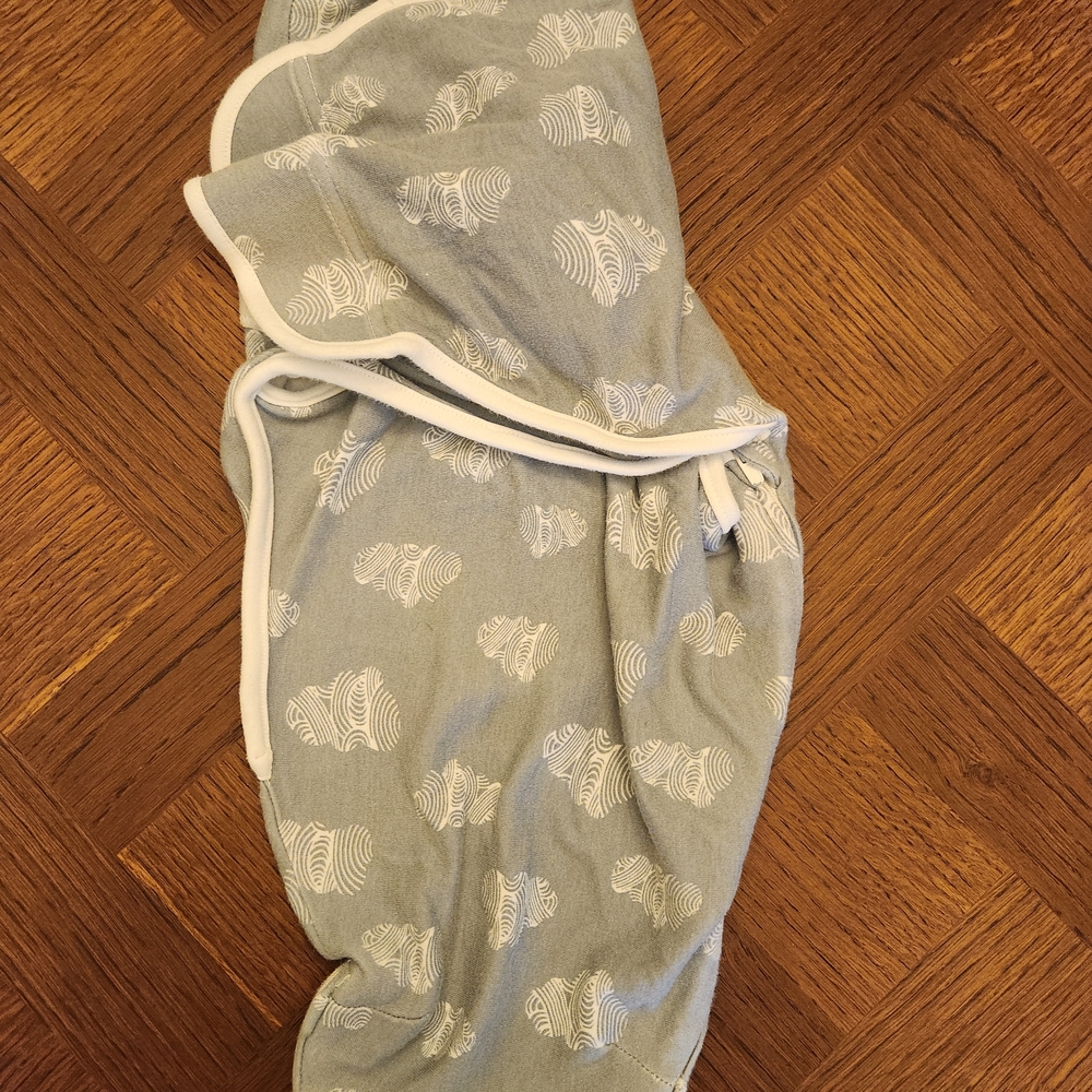 aden + anais Cream Baby Swaddle
